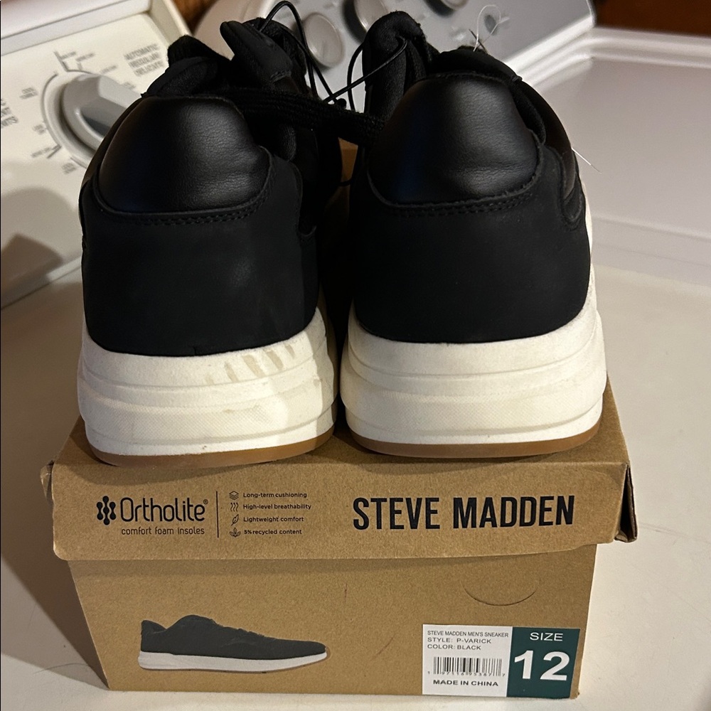 Steve Madden Black and White Men's Sneakers